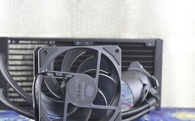 海魔120水冷散热器——高性能散热解决方案（领先技术助力电脑散热，海魔120水冷助您畅享游戏世界）