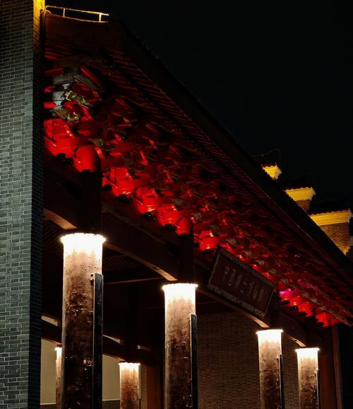 华为手机nova拍夜景教程（用华为nova轻松拍出迷人夜景，尽显手机摄影实力）